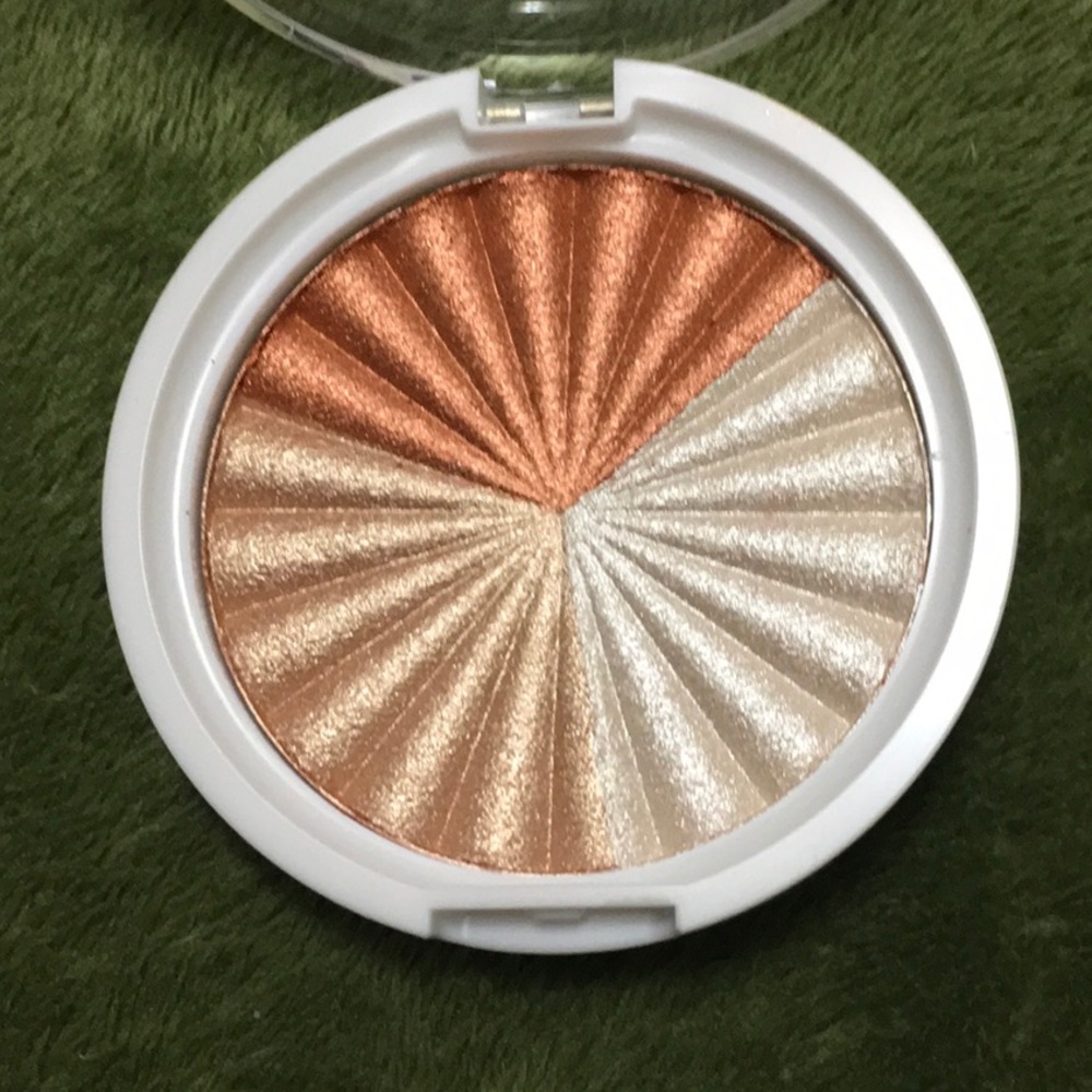Ofra nikkietutorials everglow highlighter